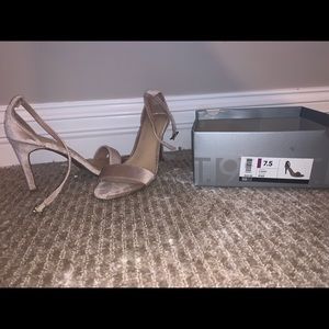 Velvet, light pink heals. 7 1/2